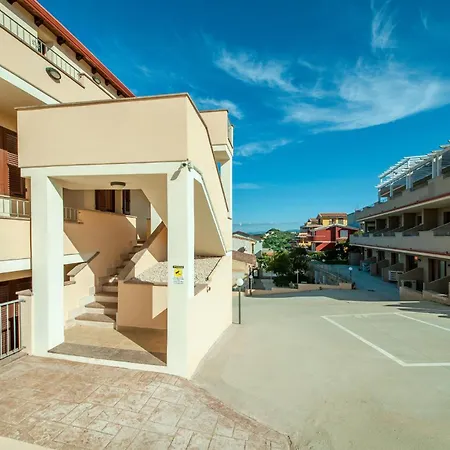 Casa Lucia كاستيلساردو